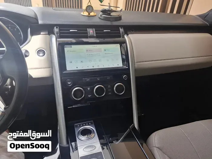 Land Rover Discovery 2018 photo 3