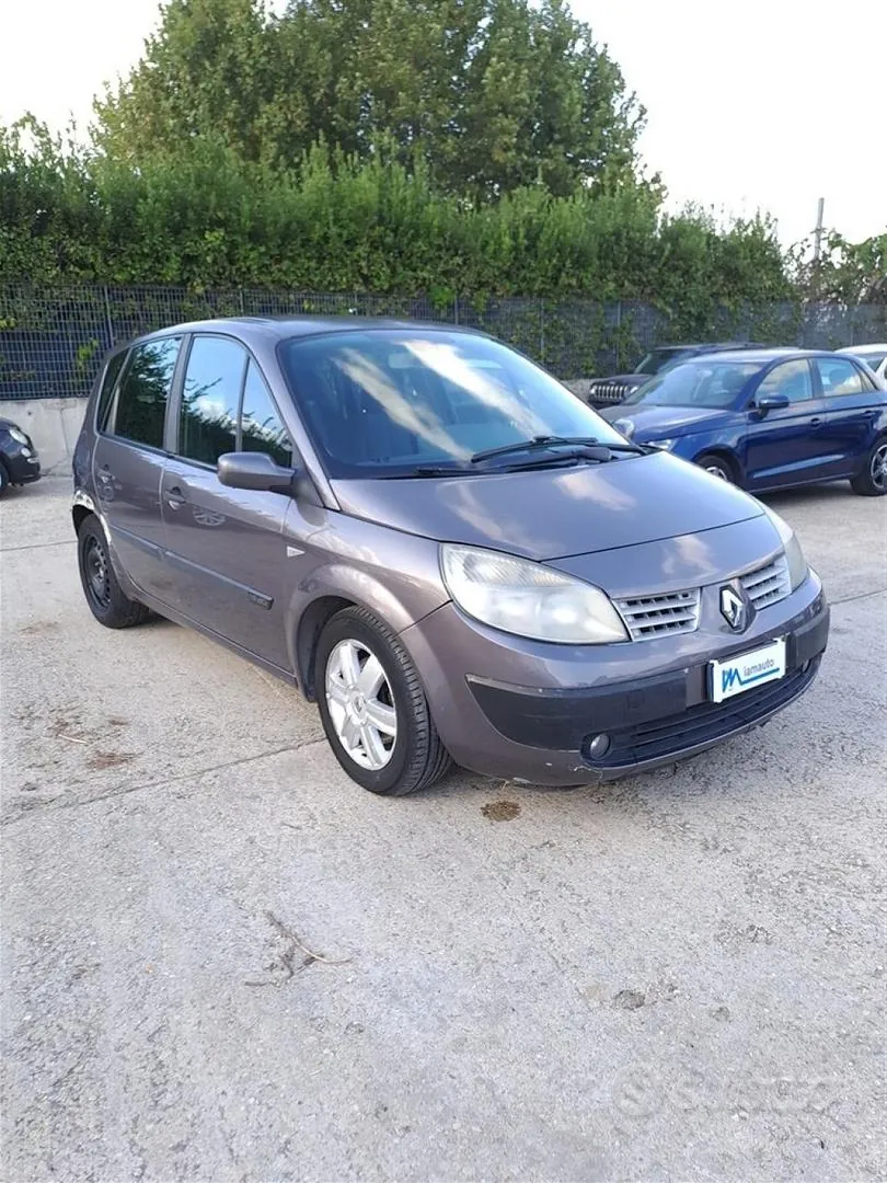 Renault Scenic 2005 photo 2