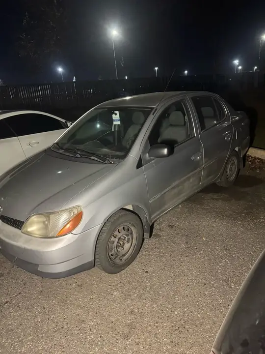 Toyota Echo 2003 photo 2