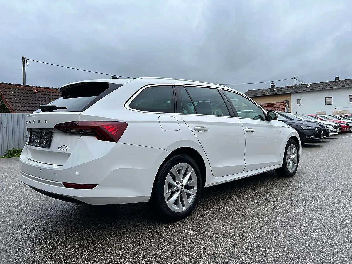Skoda Octavia 2024 photo 3