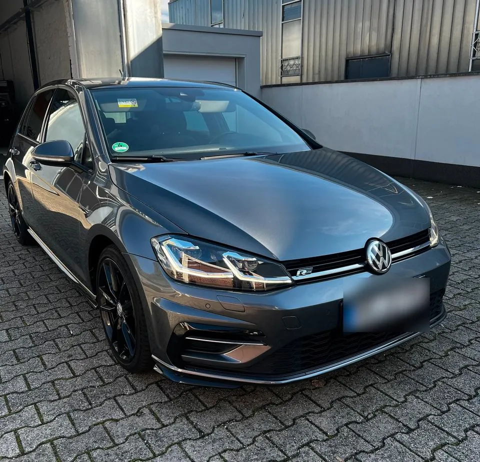 Volkswagen Golf R-Line