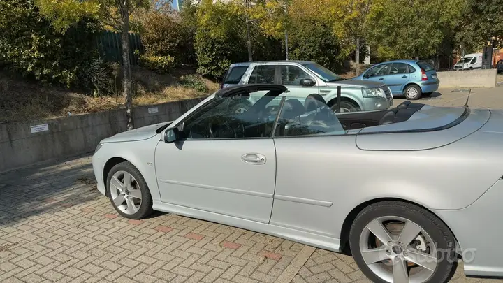 Saab 9-3 2010 photo 2