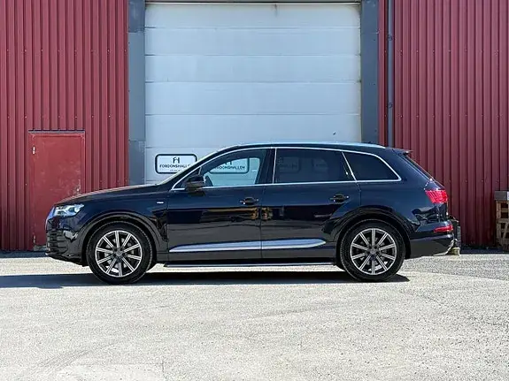 Audi Q7 2017 photo 2