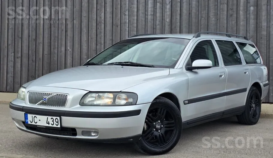 Volvo V70 2003 photo 2