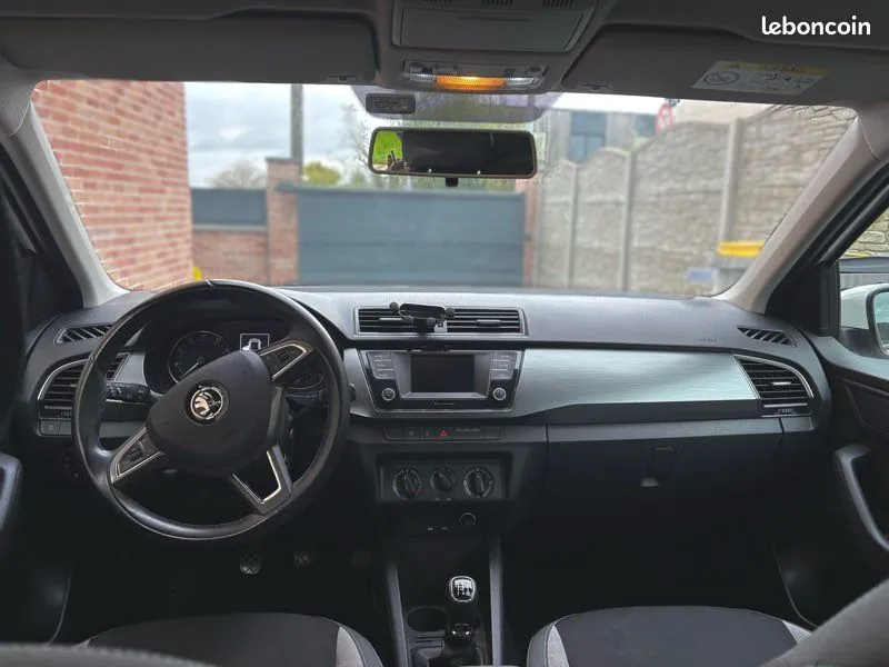 Skoda Fabia 2016 photo 3