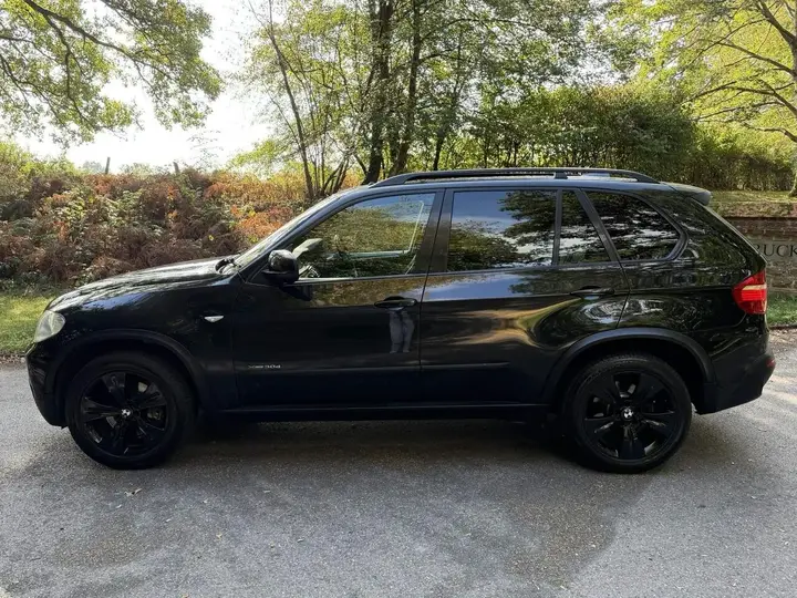 BMW X5 2008 photo 2