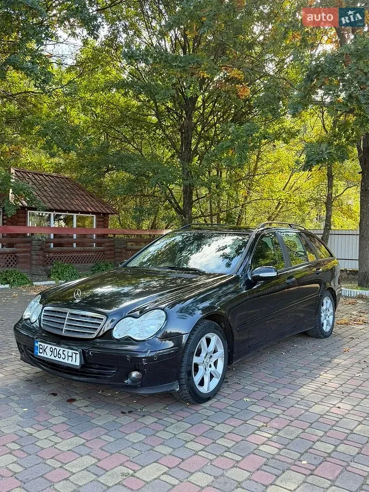 Mercedes-Benz C-Class 2007 photo 2