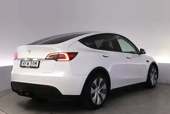 Tesla Model Y 2023 photo 5
