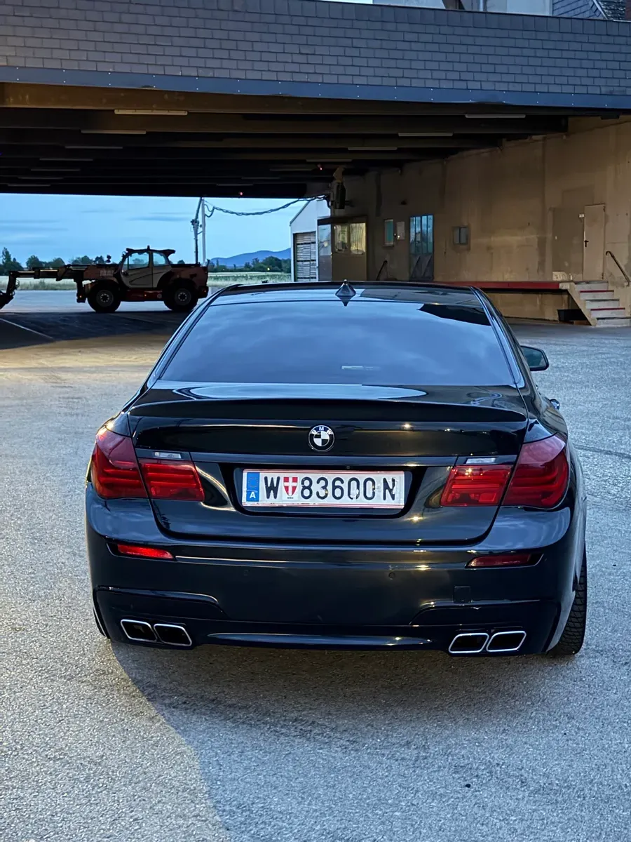 BMW 7 Series 2008 photo 3
