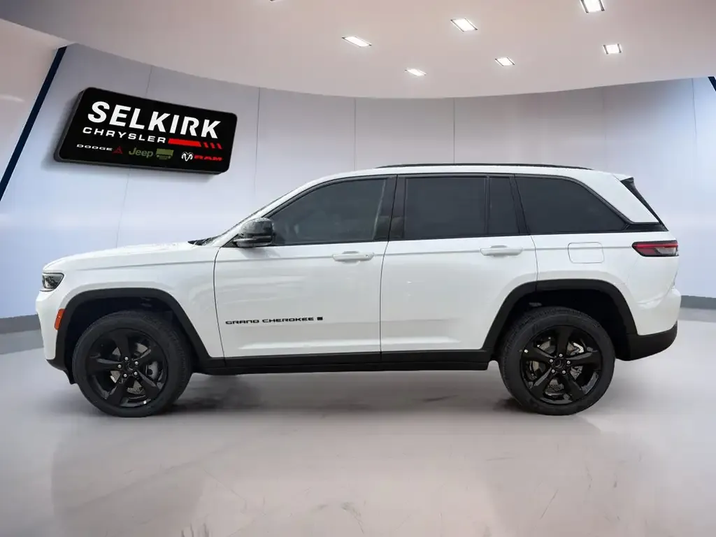 Jeep Grand Cherokee 2026 photo 3