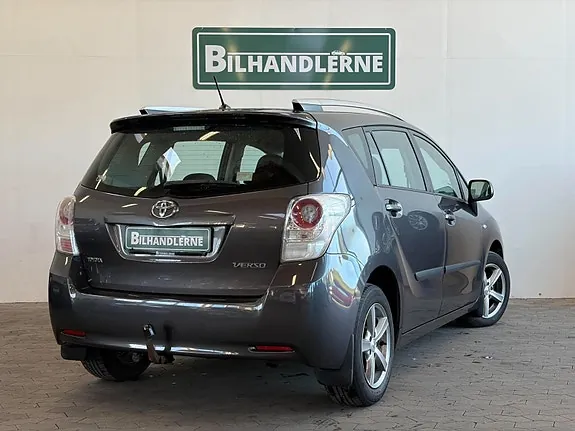 Toyota Verso 2009 photo 2