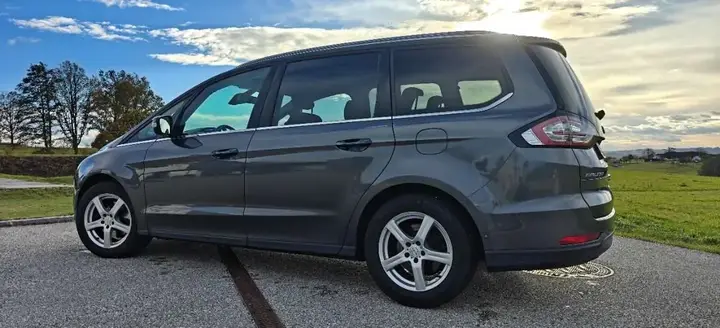 Ford Galaxy 2017 photo 3