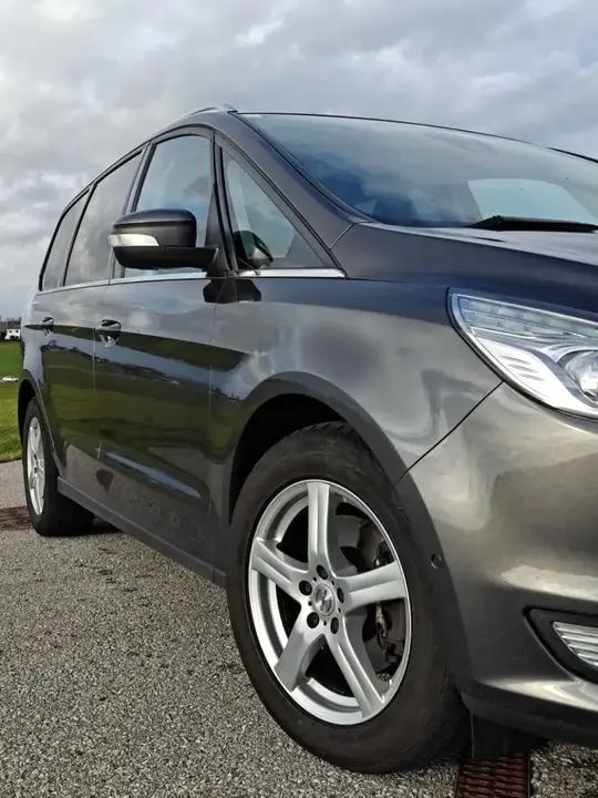 Ford Galaxy 2017 photo 2