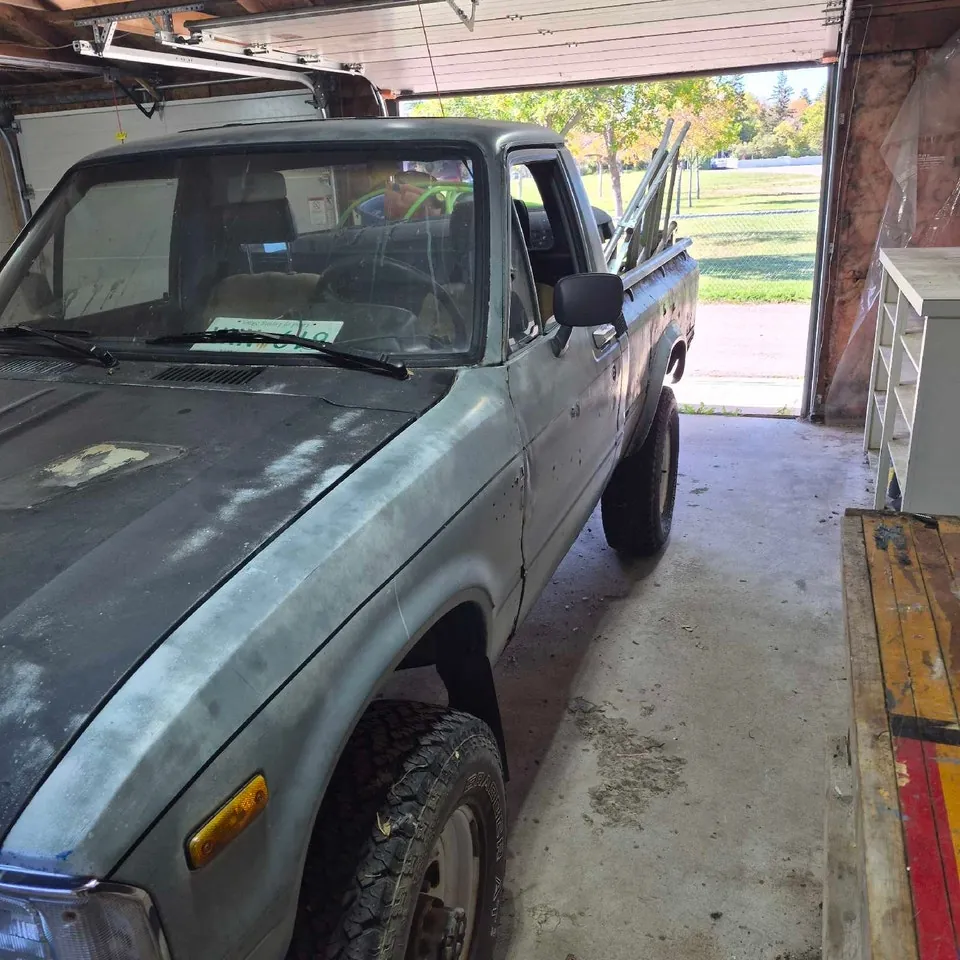Toyota Pickup 1983 photo 2