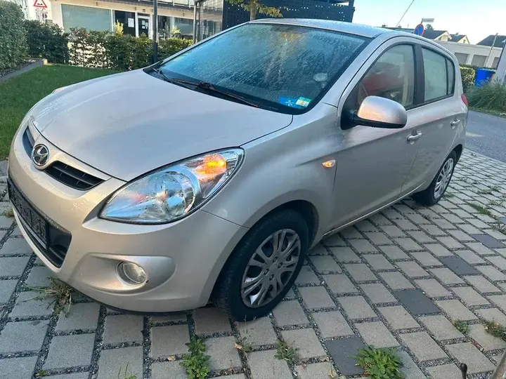 Hyundai I20