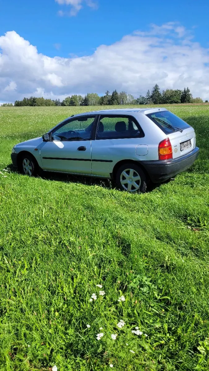 Mazda 323