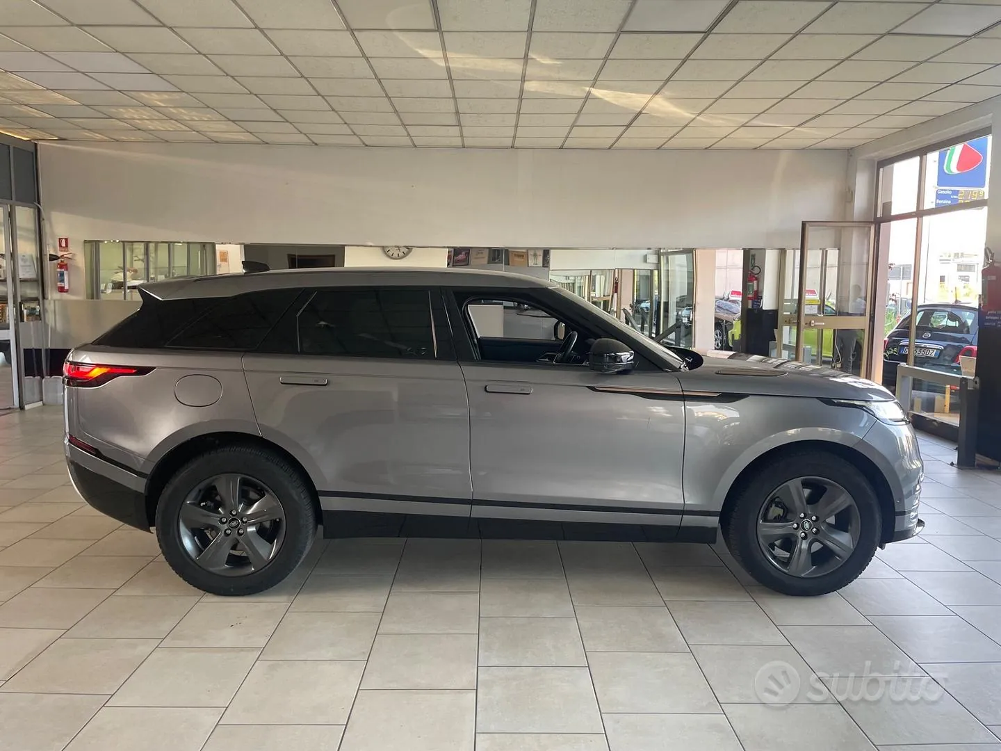 Land Rover Range Rover Velar 2021 photo 4