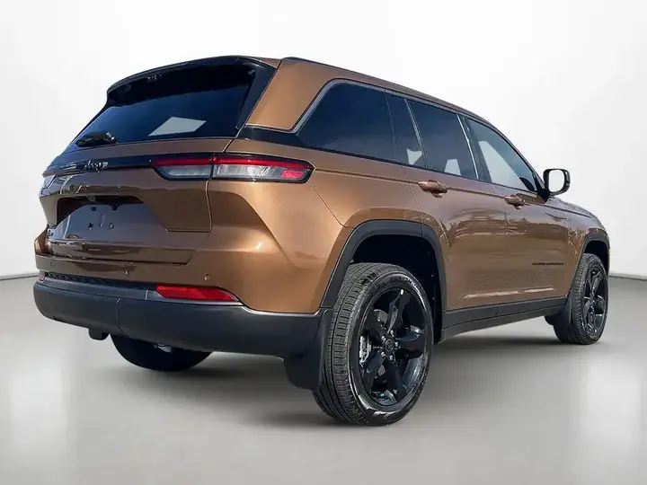 Jeep Grand Cherokee 2027 photo 5