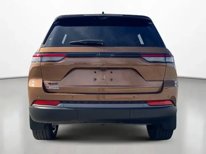 Jeep Grand Cherokee 2027 photo 4