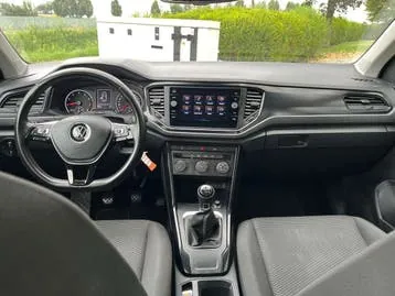 Volkswagen T-Roc 2021 photo 2