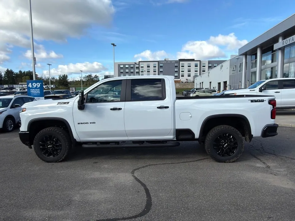 Chevrolet Silverado 2500Hd 2026 photo 2