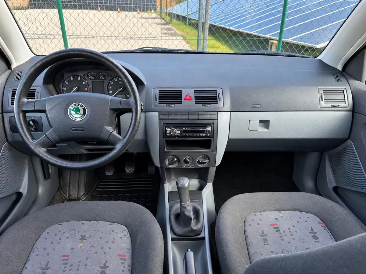 Skoda Fabia 2004 photo 3