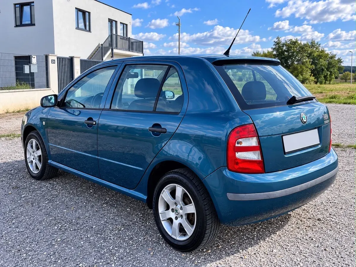 Skoda Fabia 2004 photo 2