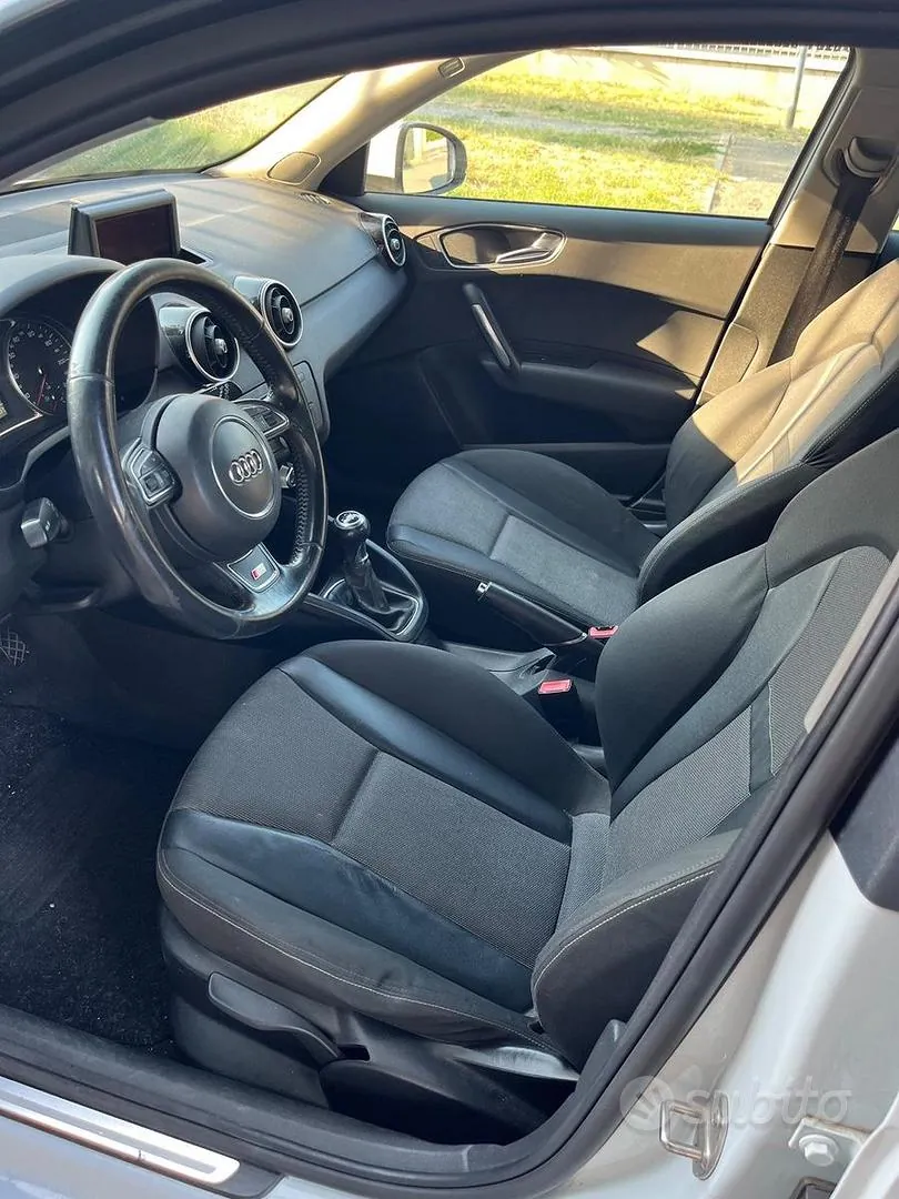 Audi A1 2012 photo 2