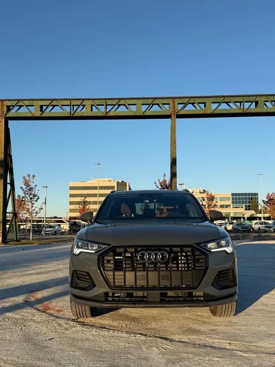 Audi Q3 2023 photo 2