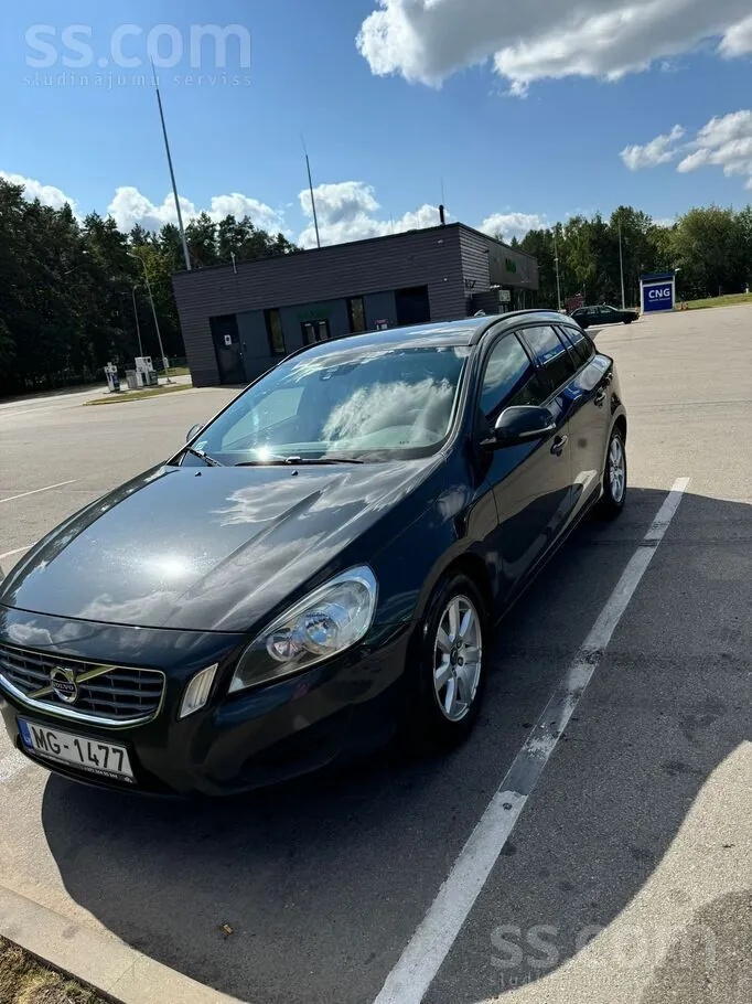 Volvo V60 2012 photo 2