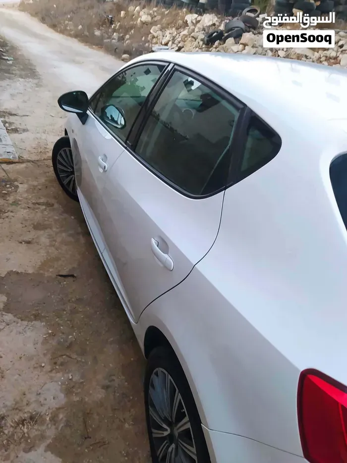 Seat Ibiza 2016 photo 2