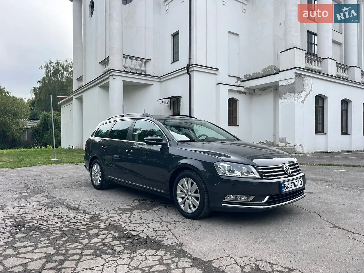 Volkswagen Passat 2011 photo 2