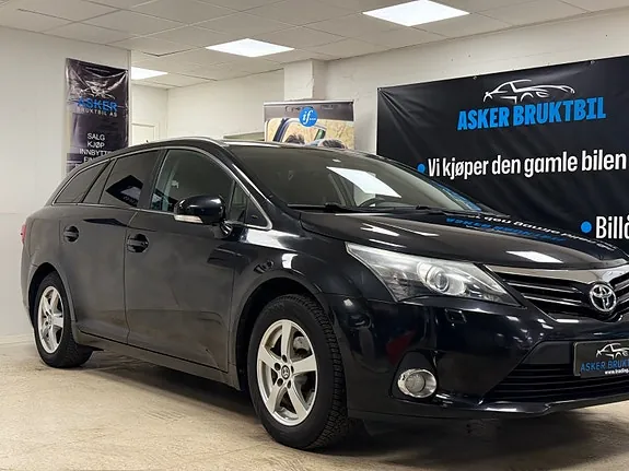 Toyota Avensis 2012 photo 2