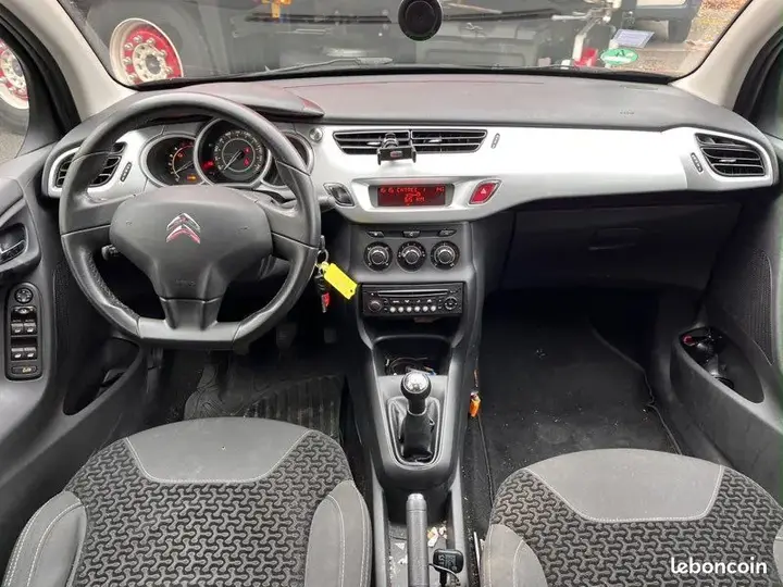 Citroen C3 2012 photo 3