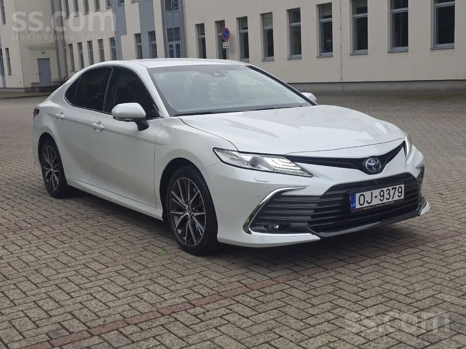 Toyota Camry 2023 photo 4