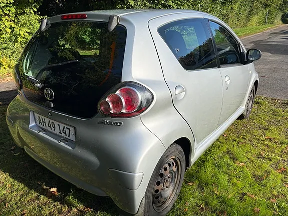 Toyota Aygo 2010 photo 3