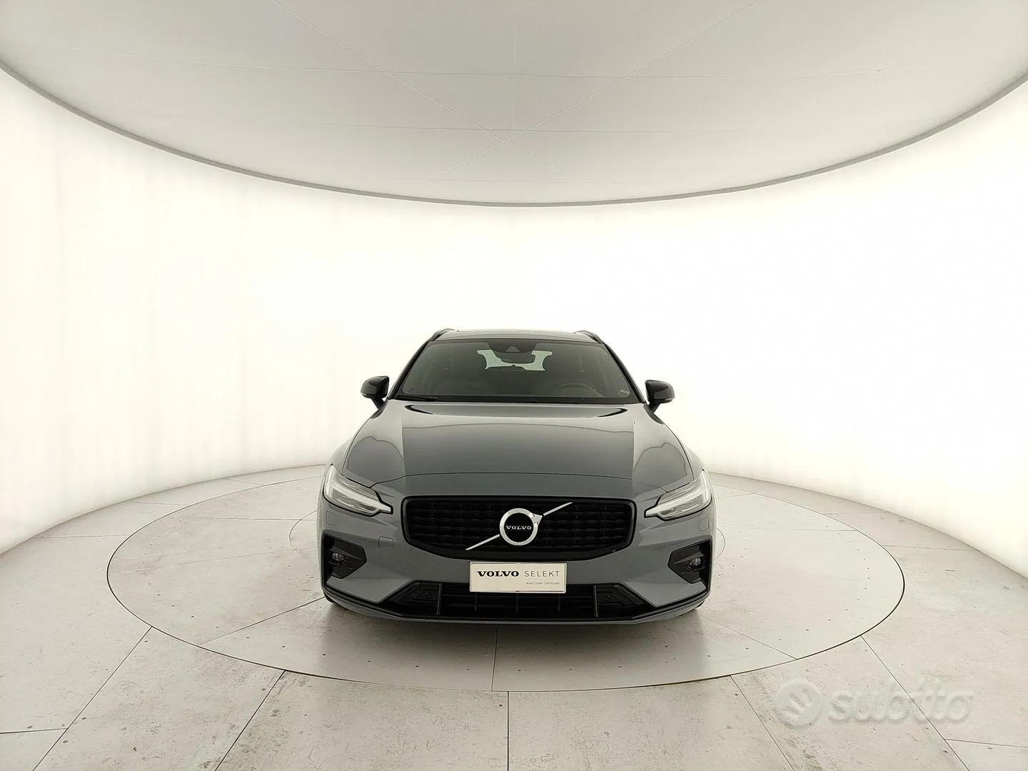 Volvo V60 2022 photo 2