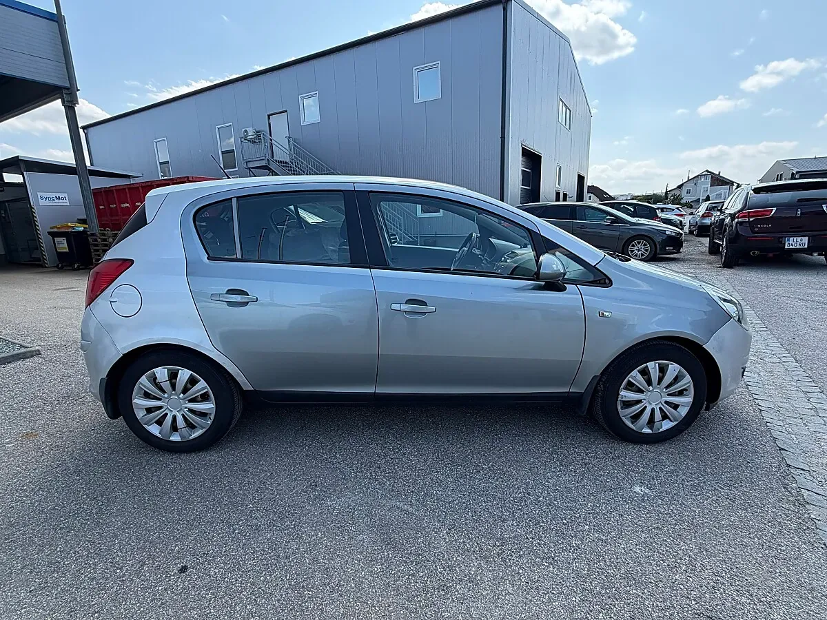 Opel Corsa 2010 photo 3