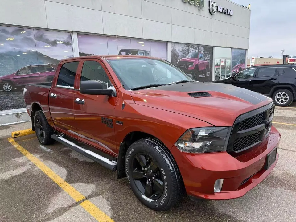 Dodge Ram 1500 Classic 2023 photo 2