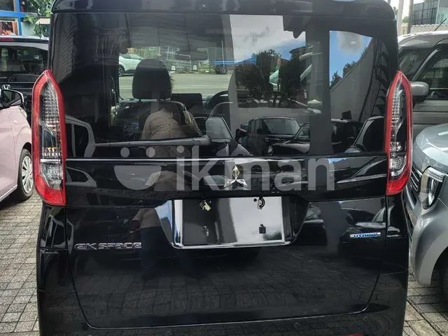 Mitsubishi Ek Space 2024 photo 4