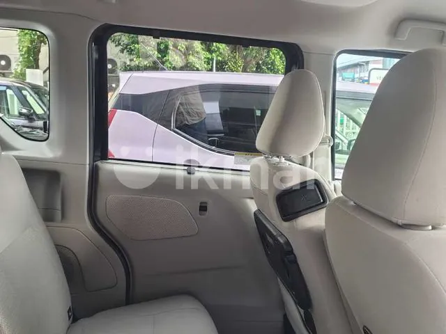 Mitsubishi Ek Space 2024 photo 3
