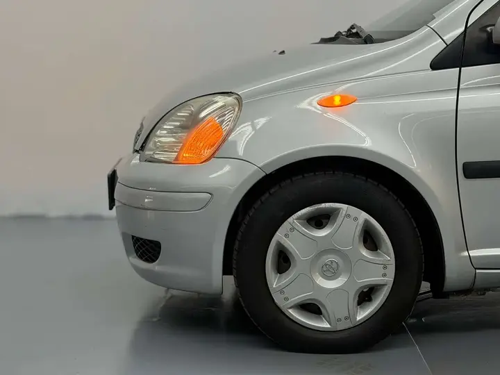 Toyota Yaris 2003 photo 4