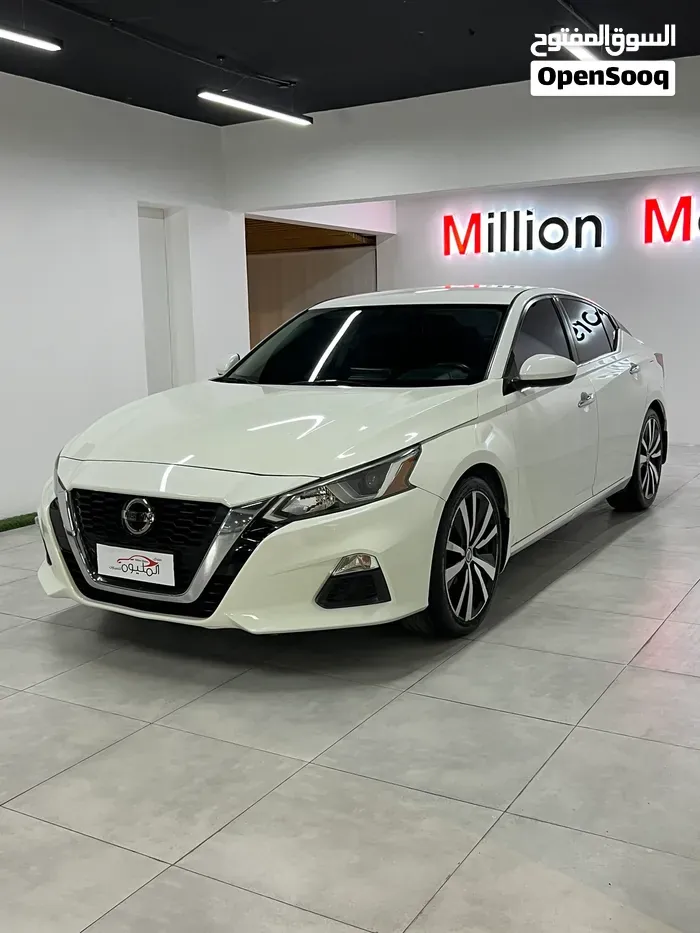 Nissan Altima 2019 photo 2