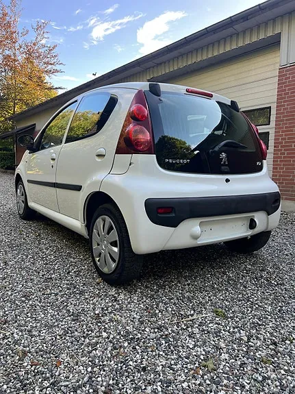 Peugeot 107 2012 photo 5