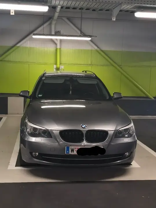 BMW 5 Series 2009 photo 2