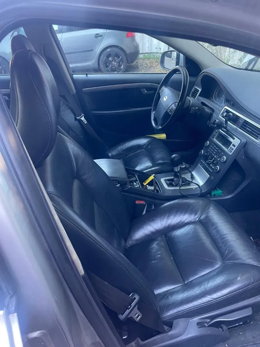 Volvo V70 2007 photo 2