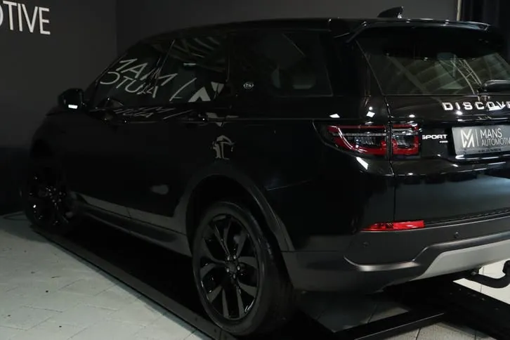 Land Rover Discovery Sport 2023 photo 3