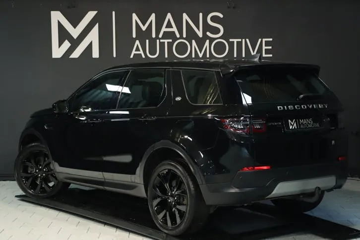 Land Rover Discovery Sport 2023 photo 2