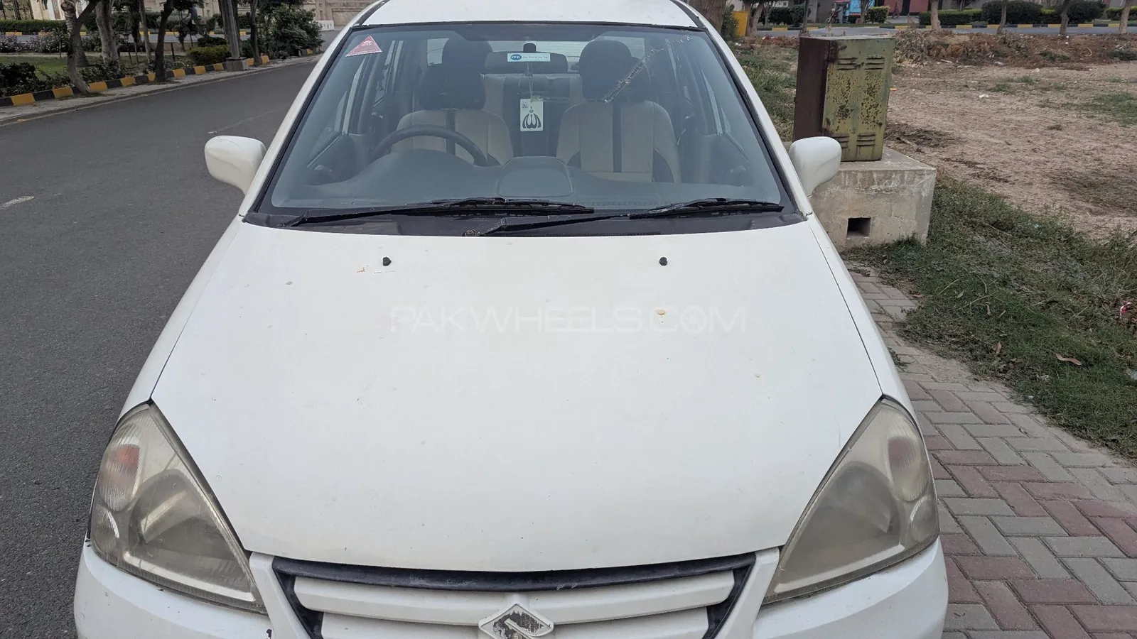 Suzuki Liana