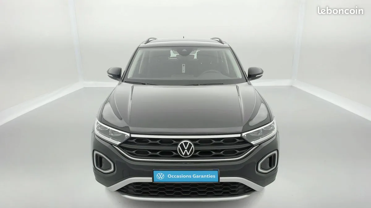 Volkswagen T-Roc 2023 photo 2
